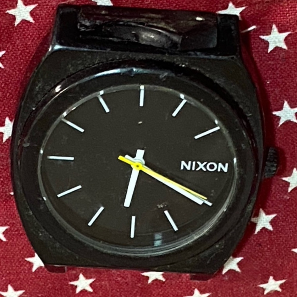Nixon 13k watch